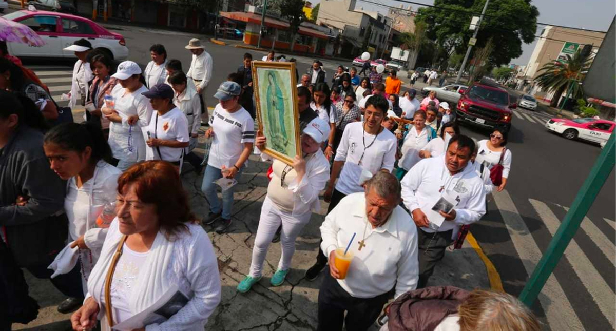 Realizan peregrinación a la Basílica feligreses de sacerdote implicado en homicidio