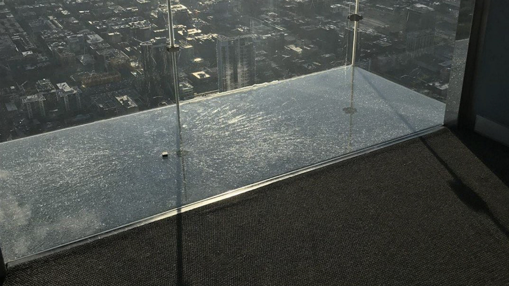 #Video Se agrieta piso del mirador Skydeck en Chicago #Video Se agrieta piso del mirador Skydeck en Chicago
