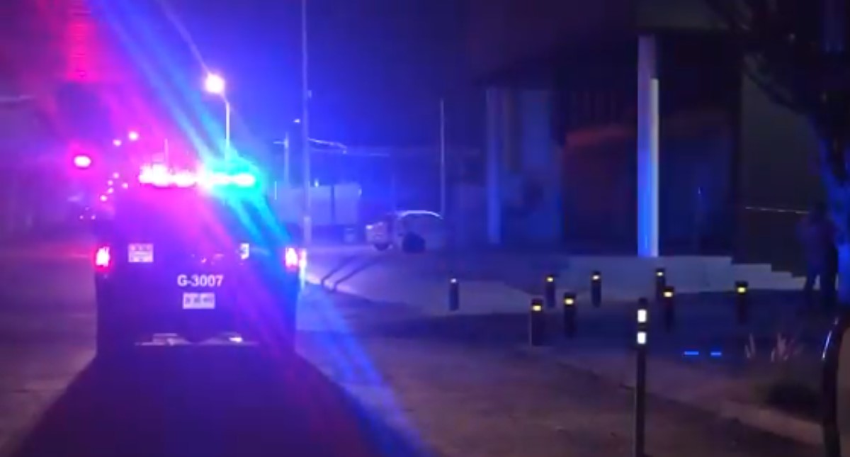 Presunto ladrón muere atravesado por barandal de casa en Guadalajara