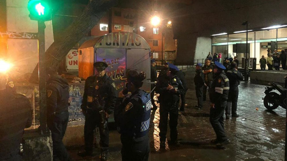 Balean a policía tras frustrar robo en el Metro Morelos
