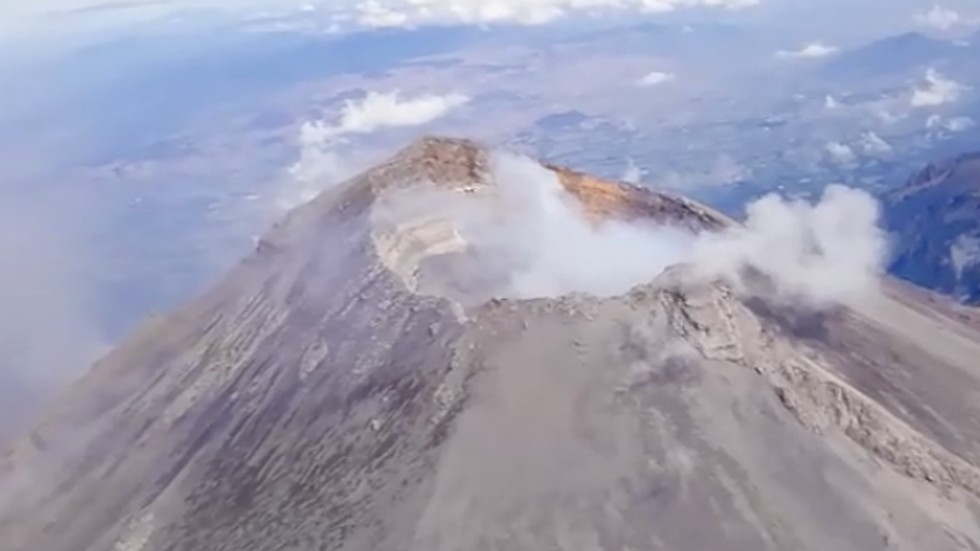 Explosión del Popocatépetl genera columna de ceniza; no se ha formado nuevo domo de lava