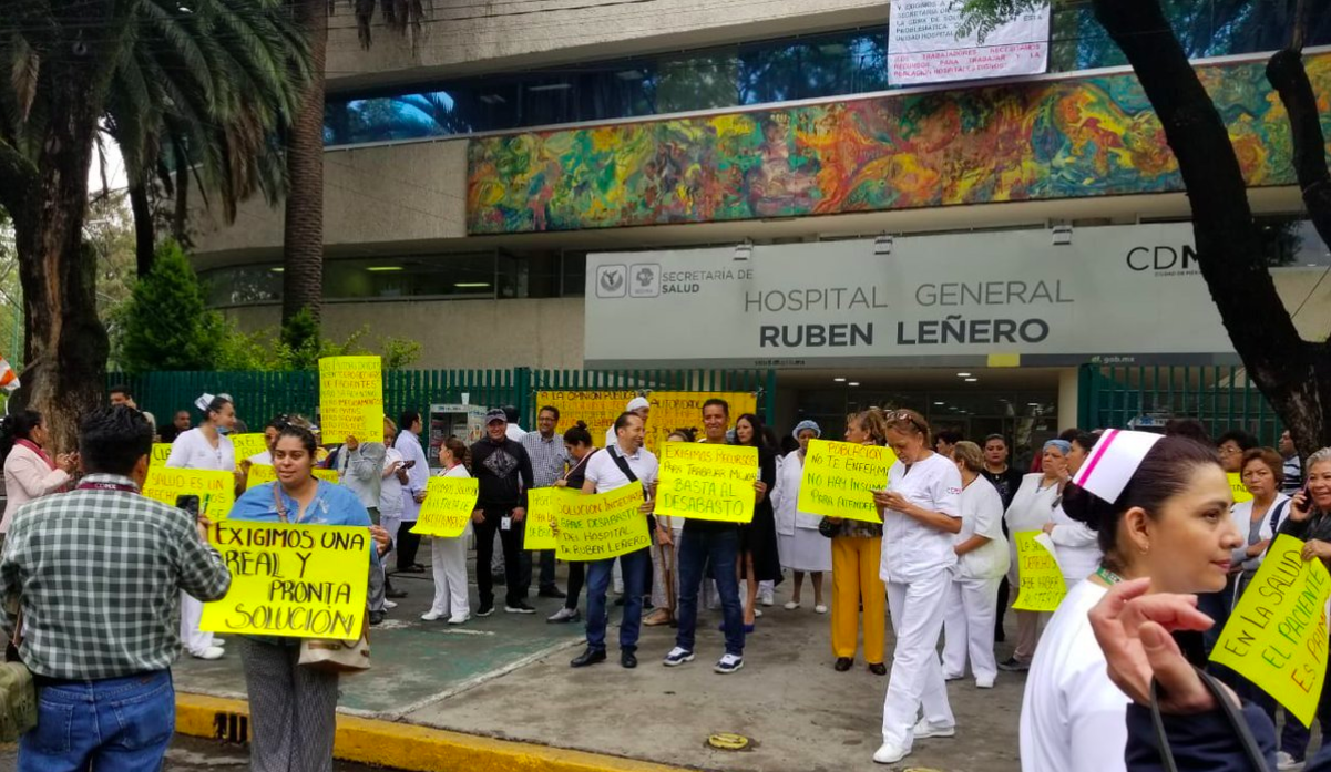 Médicos protestan por falta de insumos en hospital Rubén Leñero