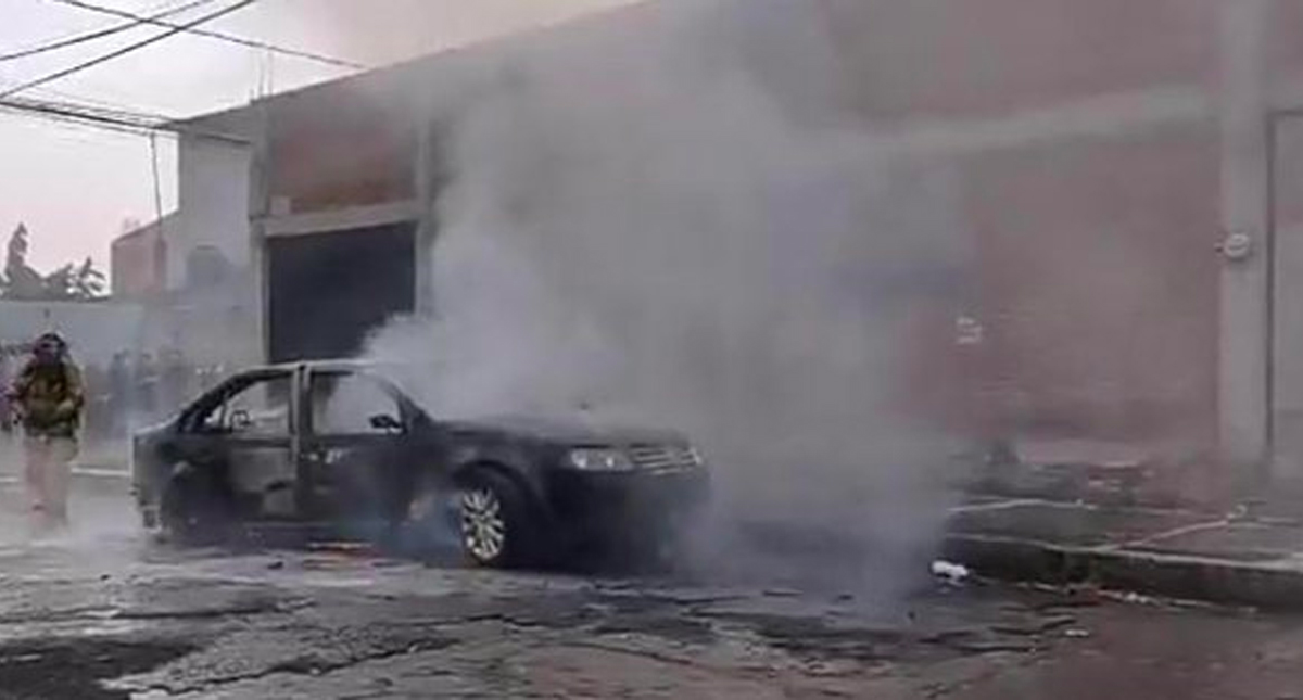 Comando armado asalta sucursal bancaria en Morelia