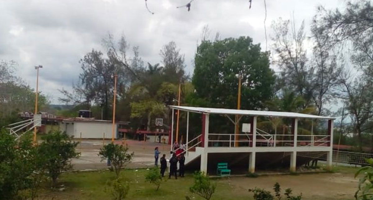 Encuentran restos humanos en escuela de Veracruz