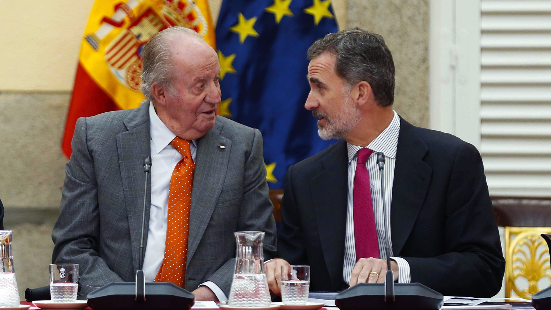 Rey Juan Carlos de España abandona la vida pública - rey-juan-carlos-con-su-hijo