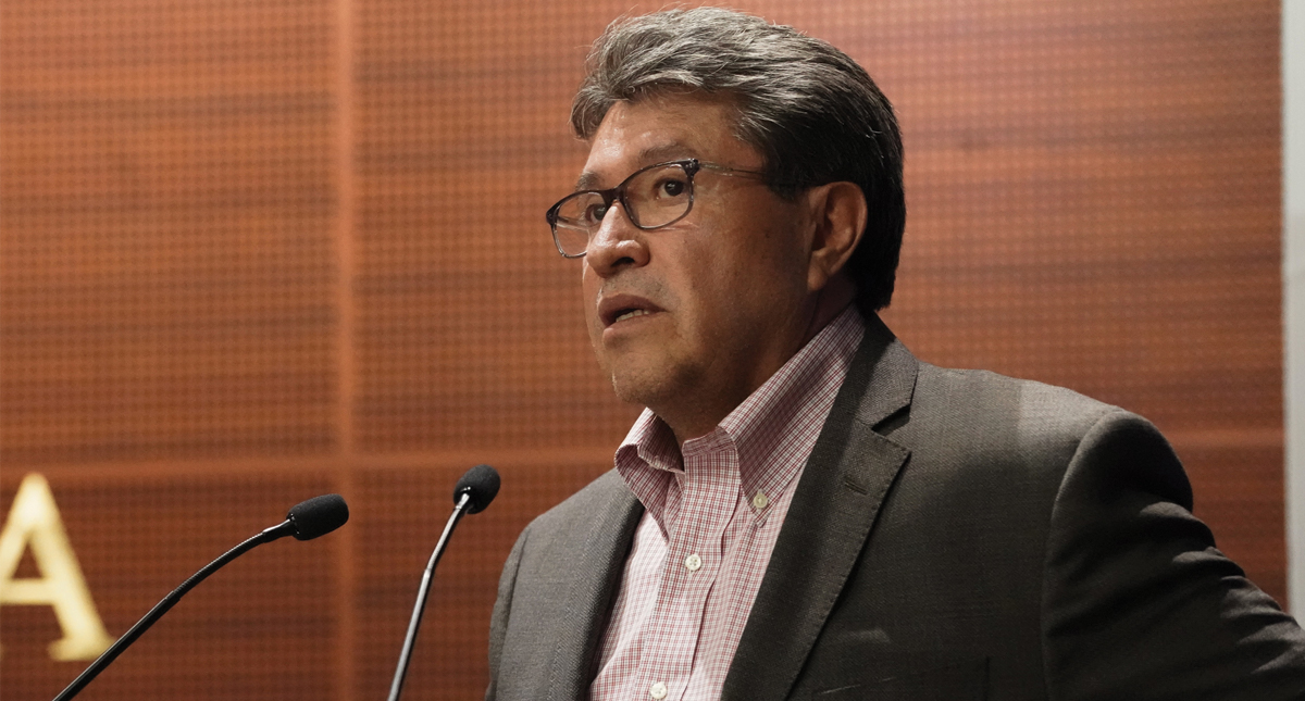 López Obrador es muy activo, pero le falta acompañamiento: Monreal