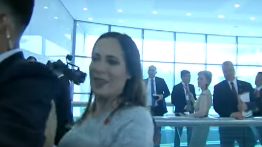 Secretaria de Prensa de la Casa Blanca lesionada tras gresca con funcionarios norcoreanos