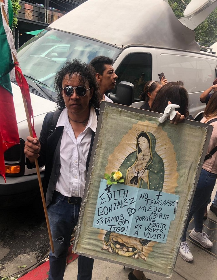 Rinden homenaje a Edith González en el Teatro Jorge Negrete - seguidor-de-edith-gonzalez