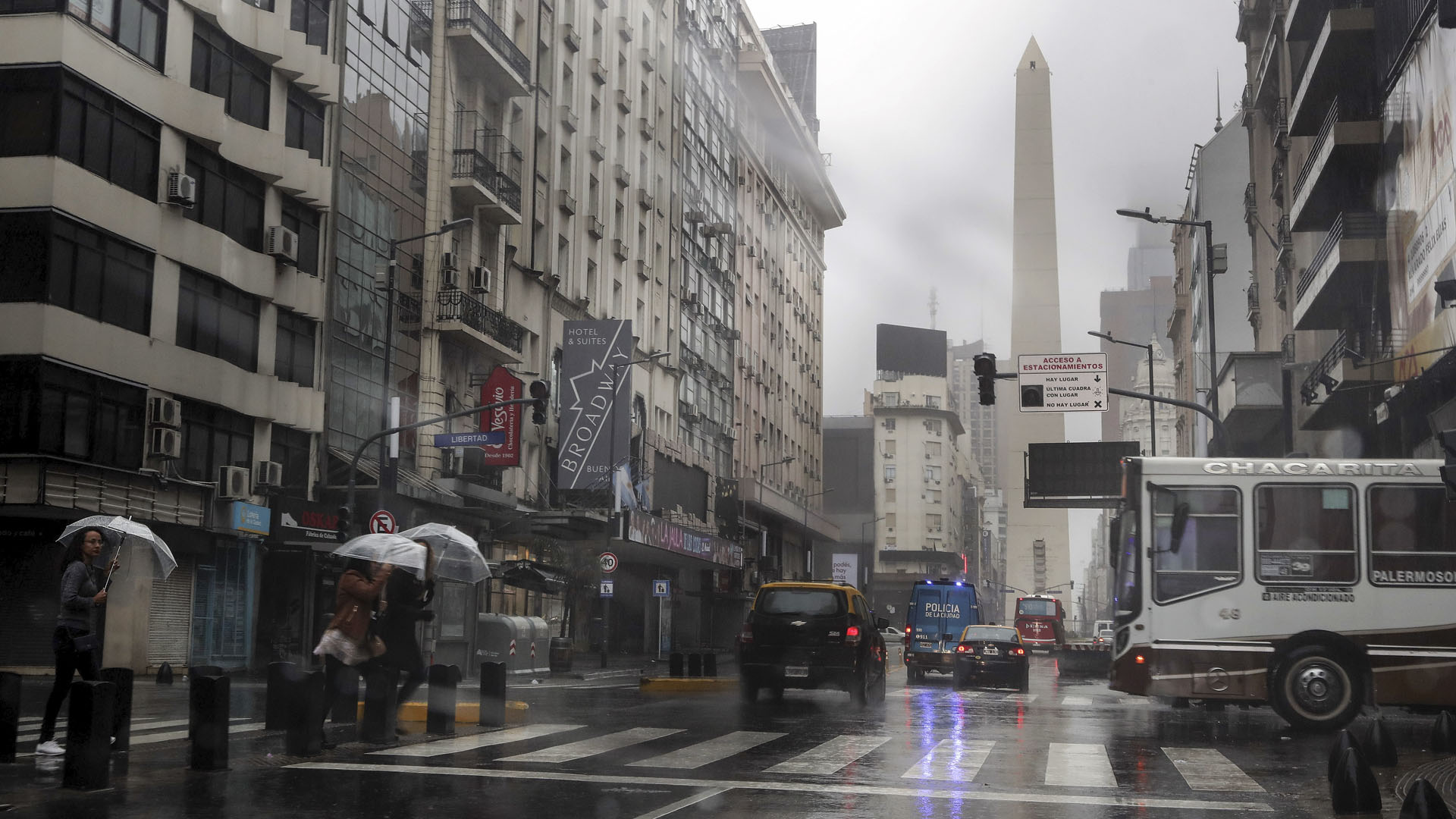 Restablecen poco a poco servicio de luz en Argentina tras apagón masivo Restablecen poco a poco servicio de luz en Argentina tras apagón masivo