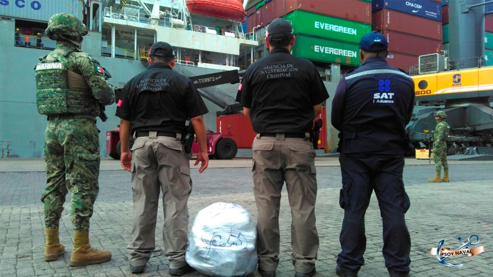 Semar asegura 37 kilos de mariguana dentro de buque en Manzanillo