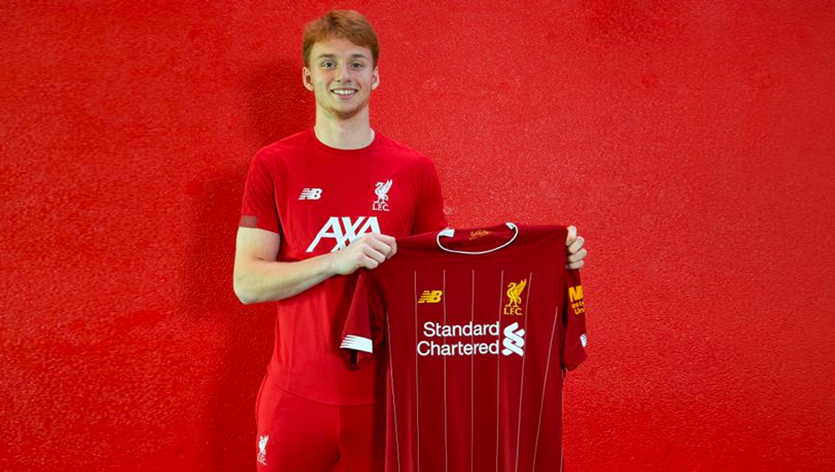 Liverpool contrata a defensa holandés de 17 años
