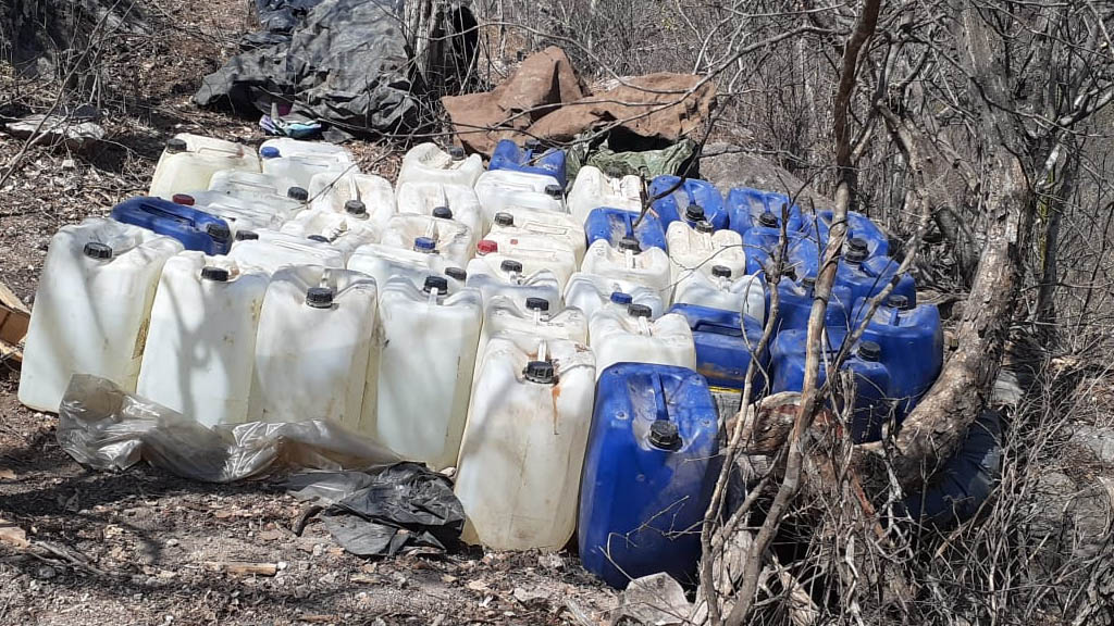 Hallan almacenes con toneladas de precursor químico en Culiacán