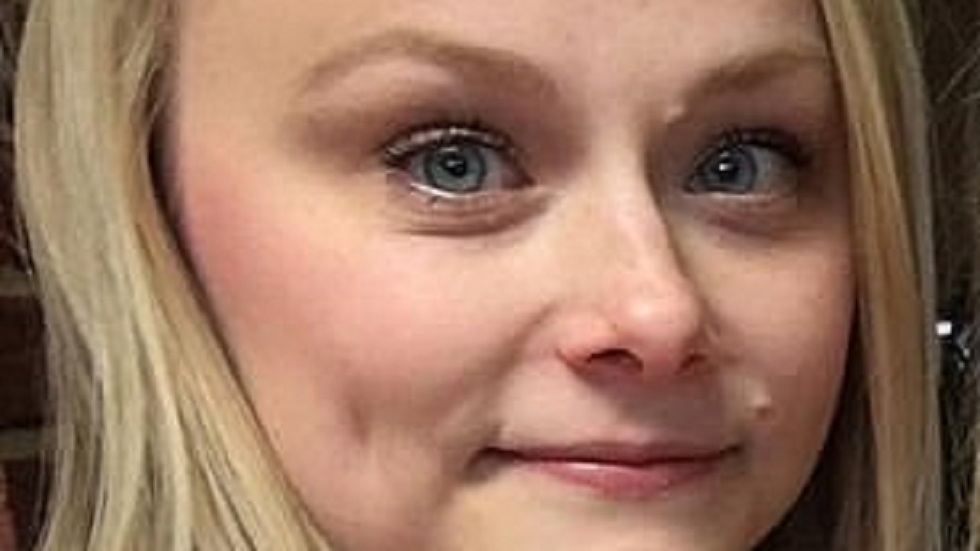 #Video Hombre se corta la garganta durante su juicio por homicidio - sydney-loofe