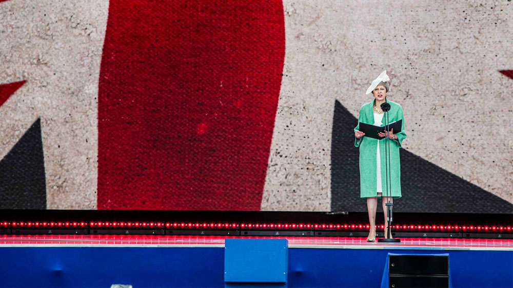 Theresa May firma carta de dimisión del Partido Conservador