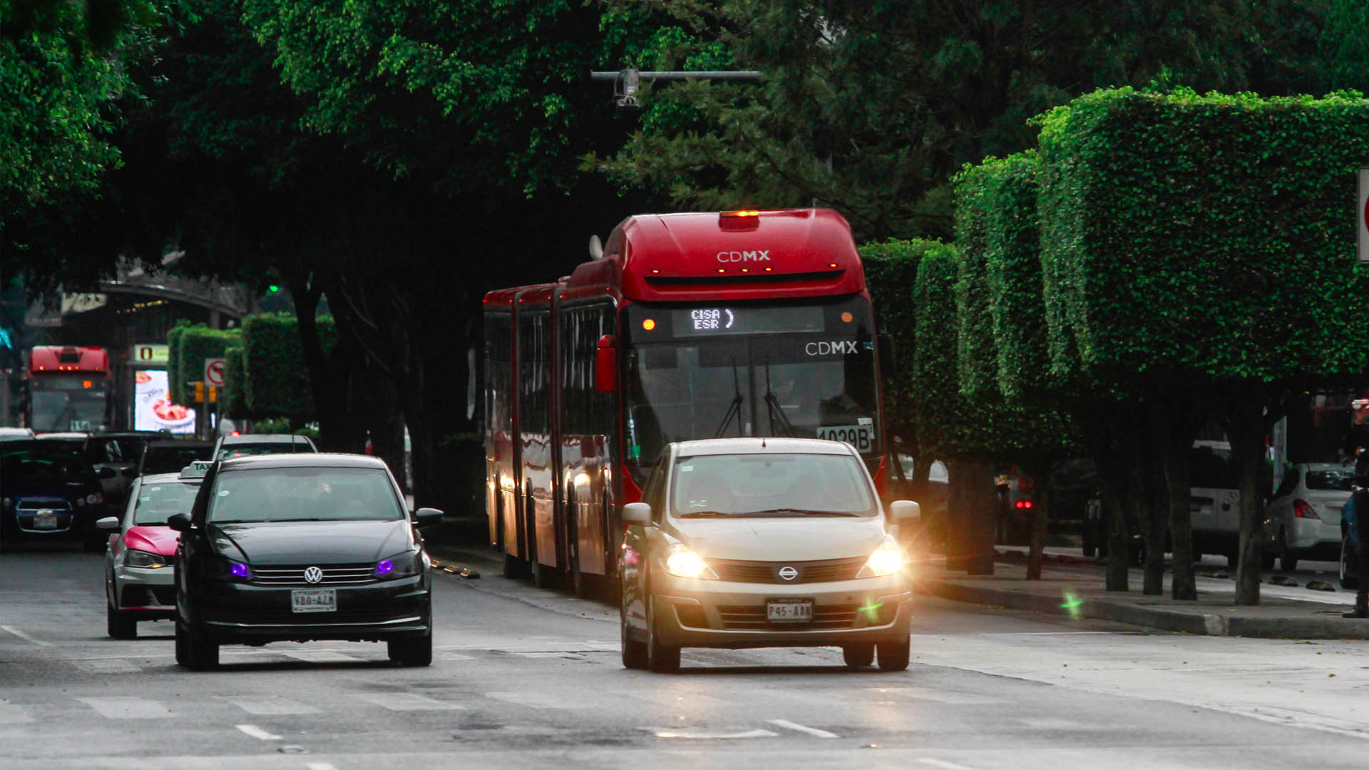 Semáforos inteligentes controlan vialidades en la Ciudad de México