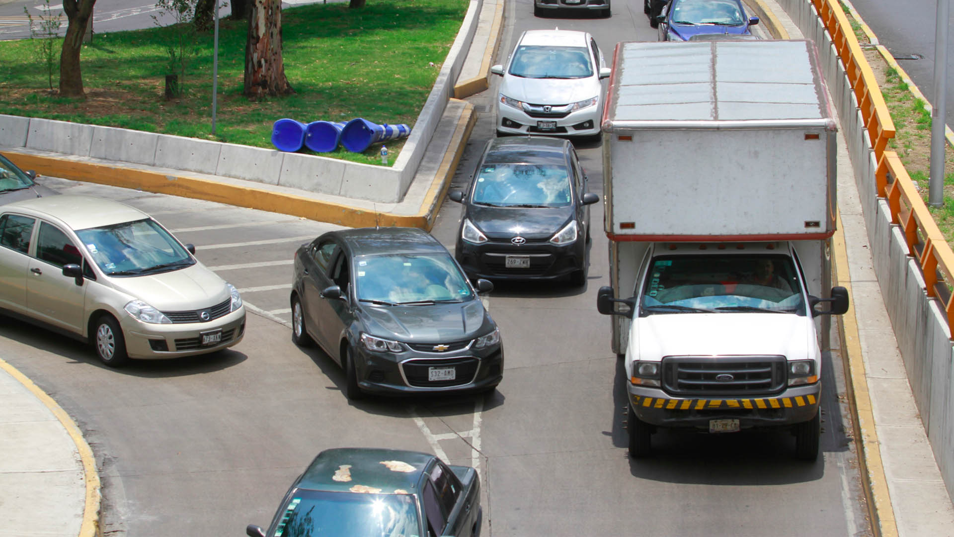 Sheinbaum anuncia restricciones a transporte de carga en la Ciudad de México
