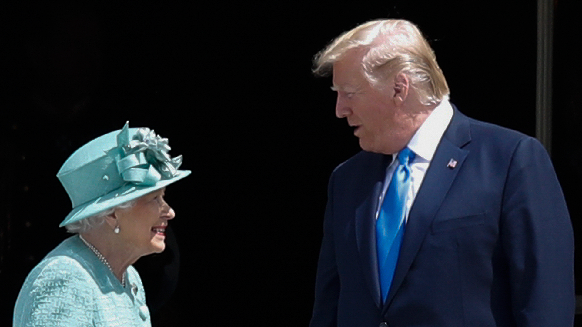 Trump lamenta que la reina Isabel II tenga que lidiar con el ‘Megxit’ Trump lamenta que la reina Isabel II tenga que lidiar con el ‘Megxit’