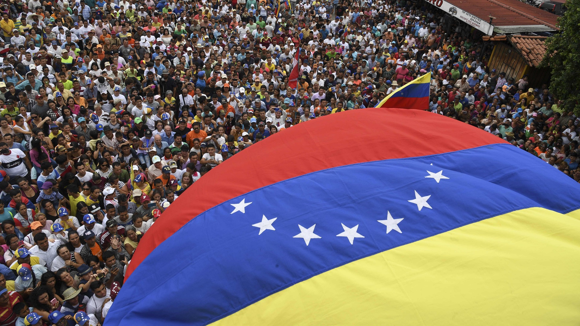 Rusia retira a la mayor parte de su personal de Venezuela, según Trump