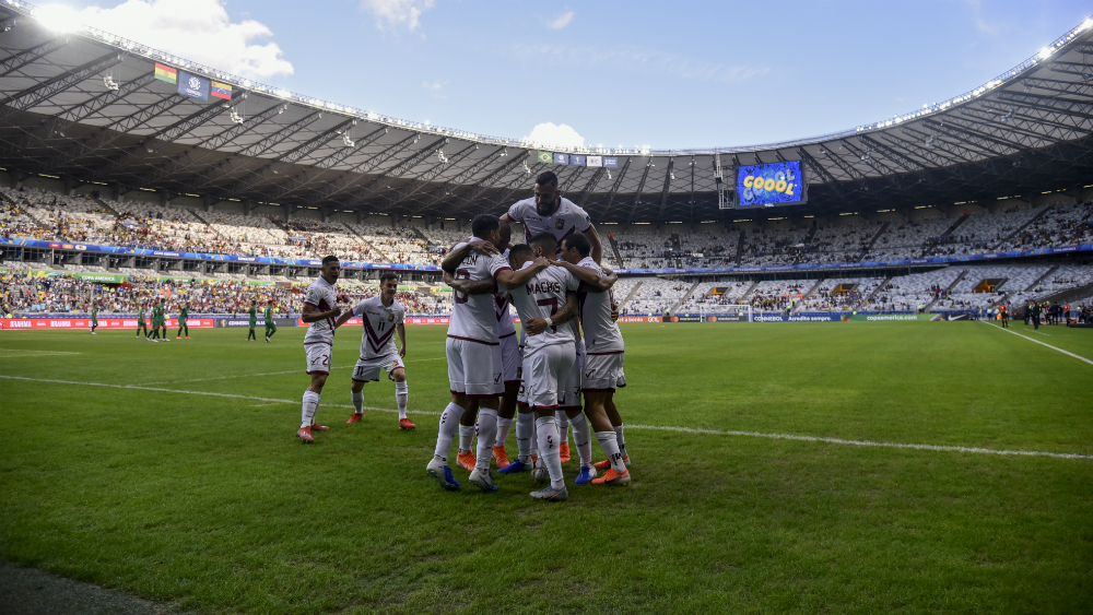 Venezuela vence 3-1 a Bolivia y clasifica a cuartos de Copa América