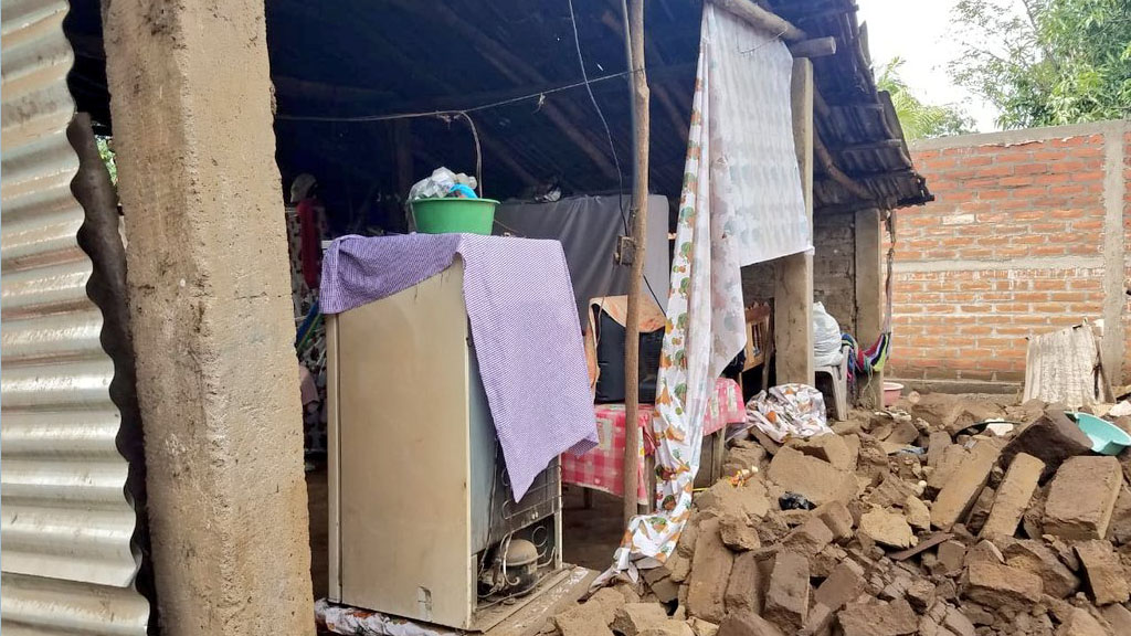 Suman 84 réplicas del fuerte sismo del jueves en El Salvador