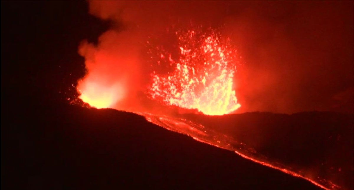 Volcán Etna despierta y hace erupción en Italia