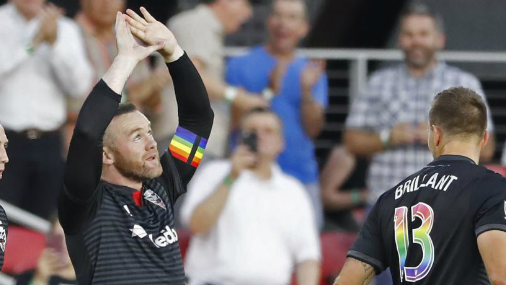 #Video El golazo de media cancha de Rooney en la MLS