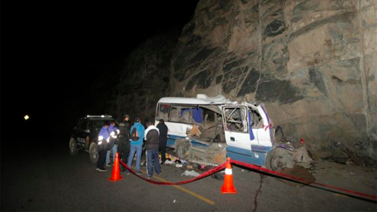 Accidente de autobús en Perú deja al menos 19 muertos
