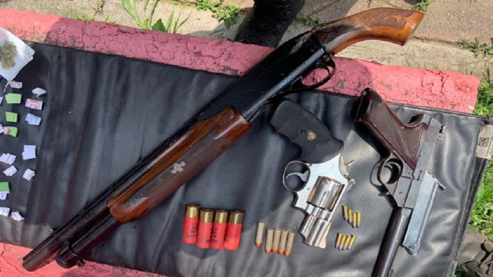 Procuraduría capitalina confirma arresto de miembros de 'Los Rodolfos' - armas-y-cartuchos-utiles-decomisados-por-la-pgj-cdmx