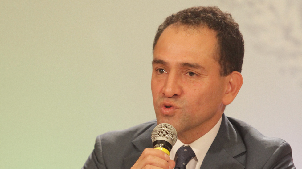 No veo una recesión económica en puerta: Arturo Herrera