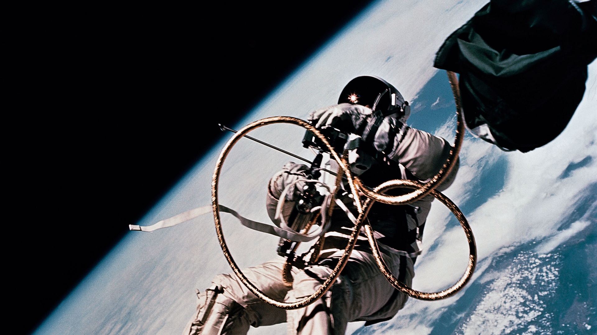 Pakistán anuncia envío de su primer astronauta al espacio en 2022