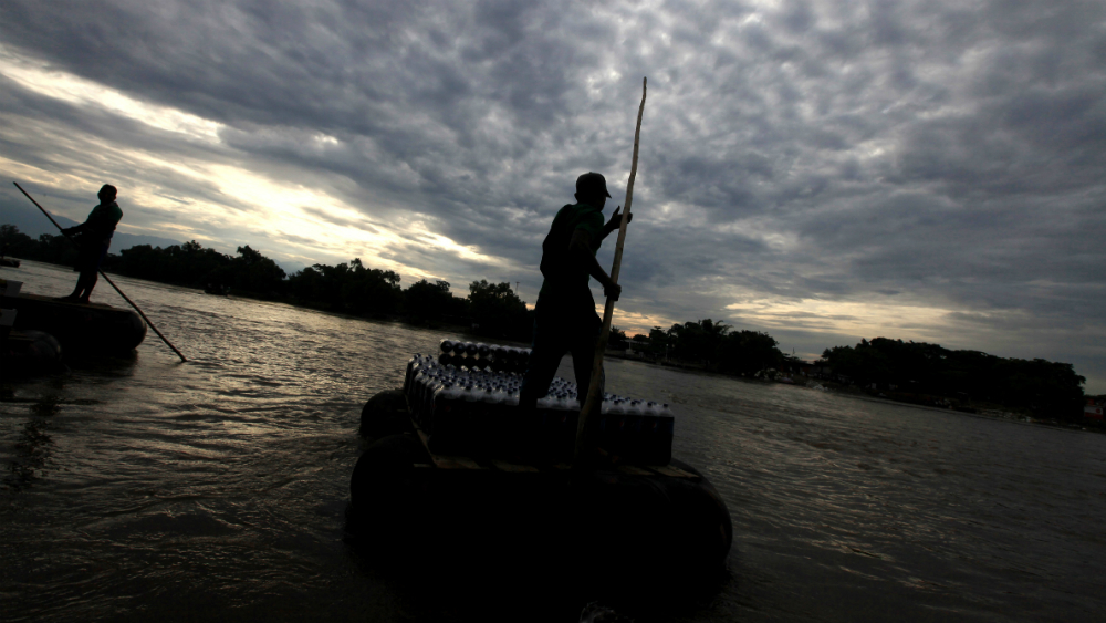 EE.UU. pide a guatemaltecos no ser uno más de los 30 mil deportados