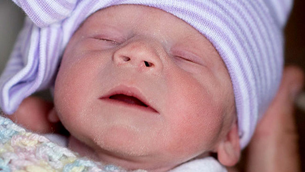 Nace bebé de útero trasplantado de donante en EE.UU.