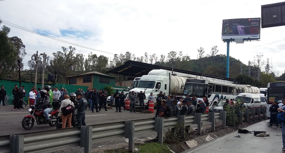 Policías federales bloquean la México-Pachuca - bloque-en-la-mexico-pachuca