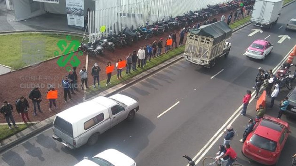 Policías federales liberan tránsito de Anillo Periférico Policías federales liberan tránsito de Anillo Periférico