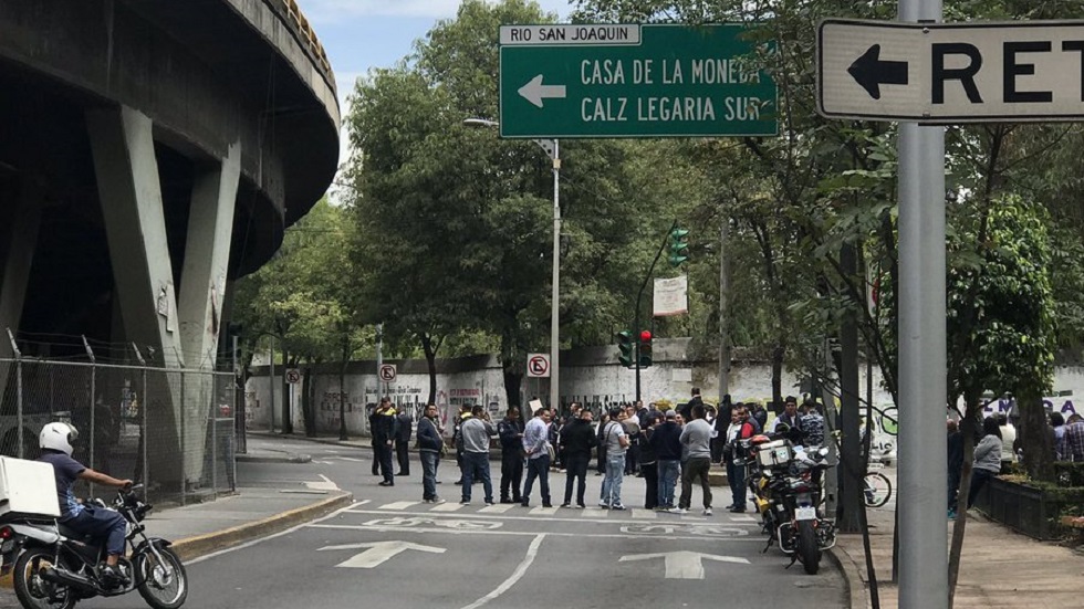 Policías federales bloquean Calzada Legaria - bloqueo-en-calzada-legaria