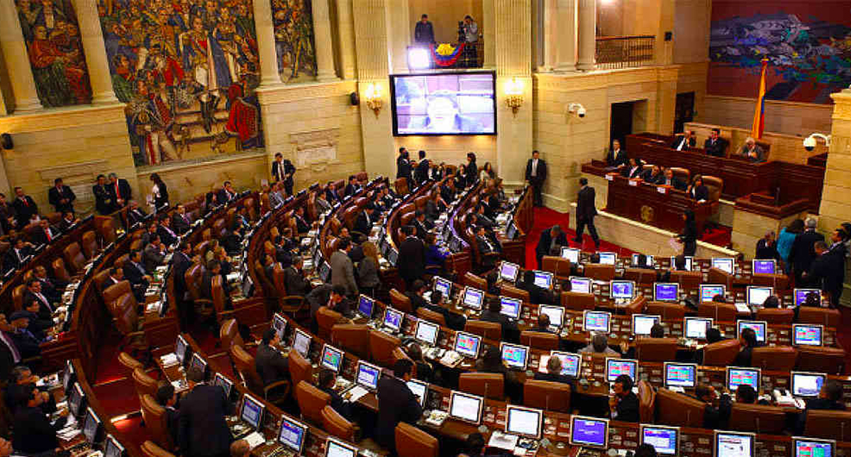 Cámara Baja de EE.UU. aprueba acuerdo presupuestario