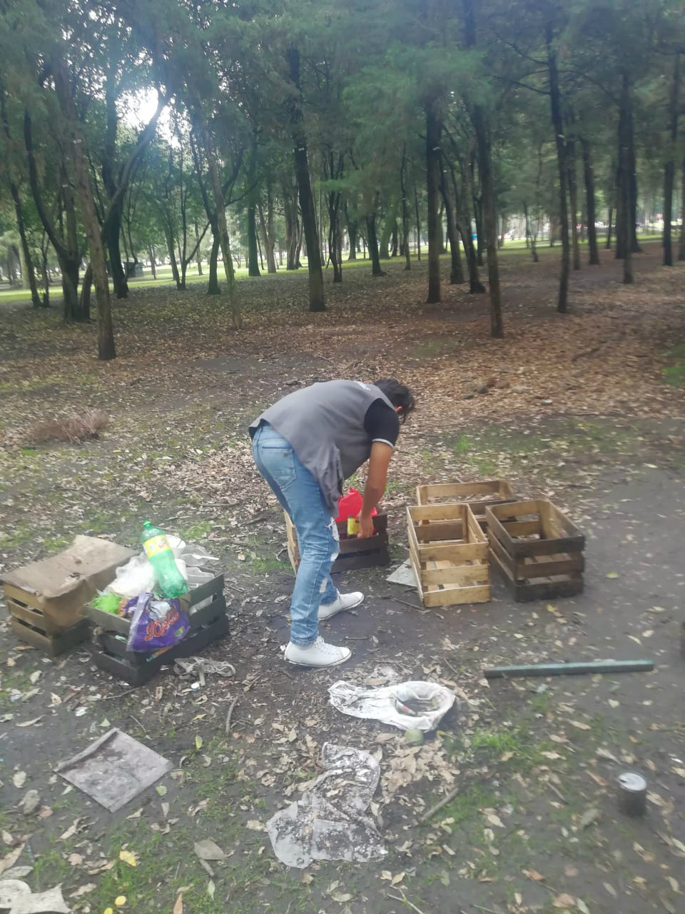 Se retiran indigentes que hicieron campamentos en el Parque Tamayo - campamentos-cdmx-indigentes-4