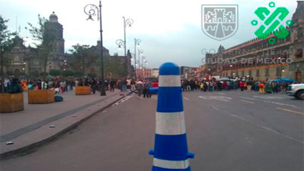 Campesinos realizan protesta frente a Palacio Nacional