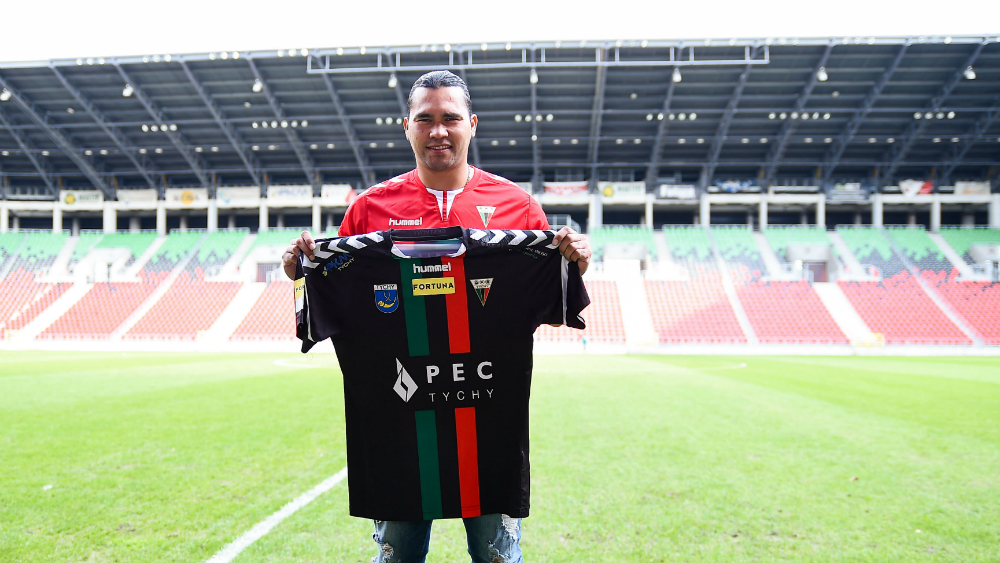 ‘Gullit’ Peña no ha reportado con su equipo en Polonia