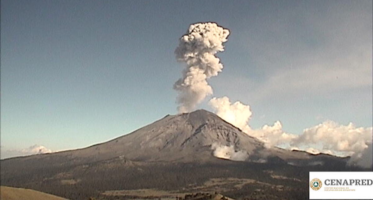 Monitorean posible caída de ceniza en Ciudad de México