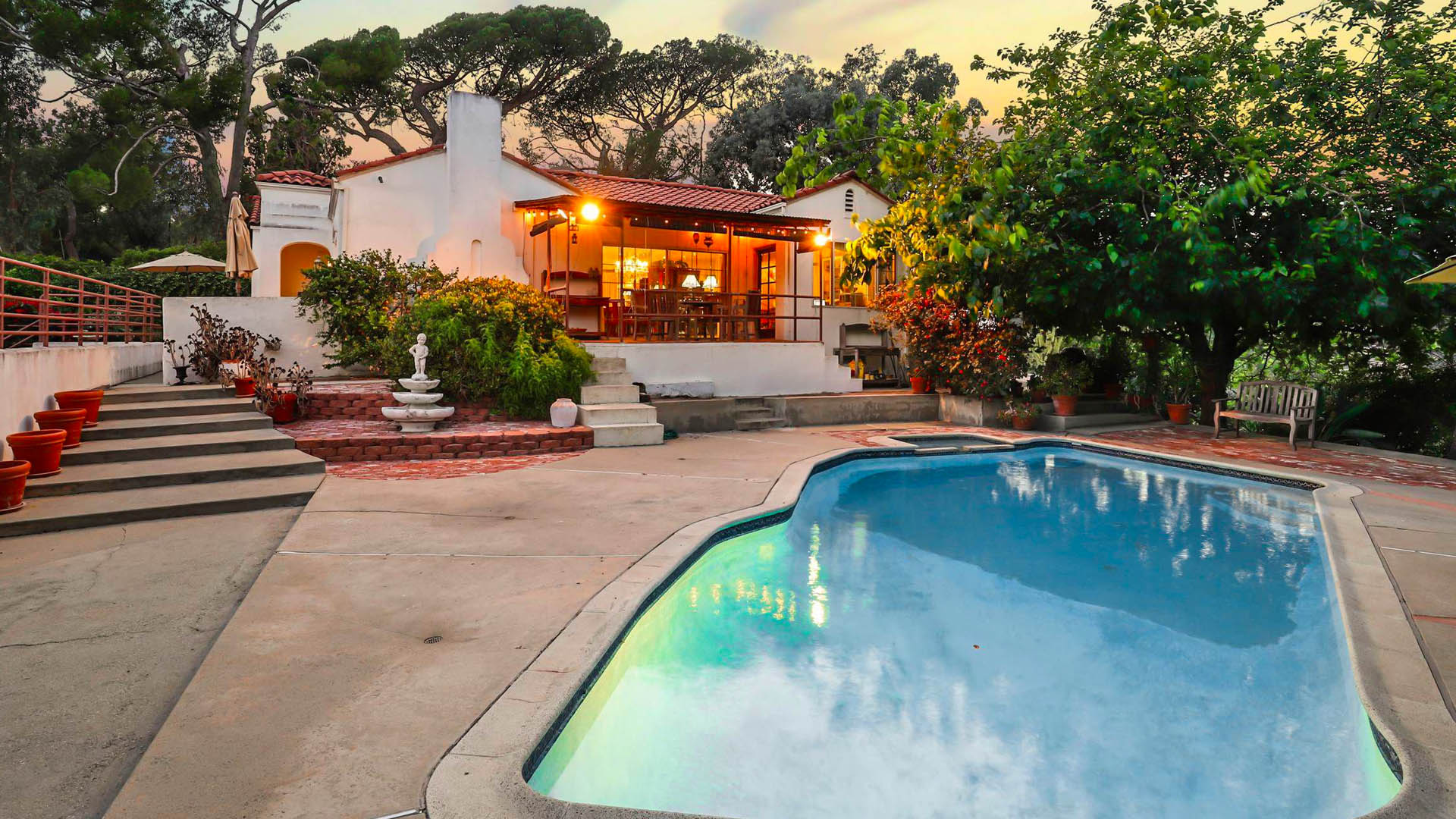 Cazafantasmas compra casa de la matanza de la “Familia Manson”