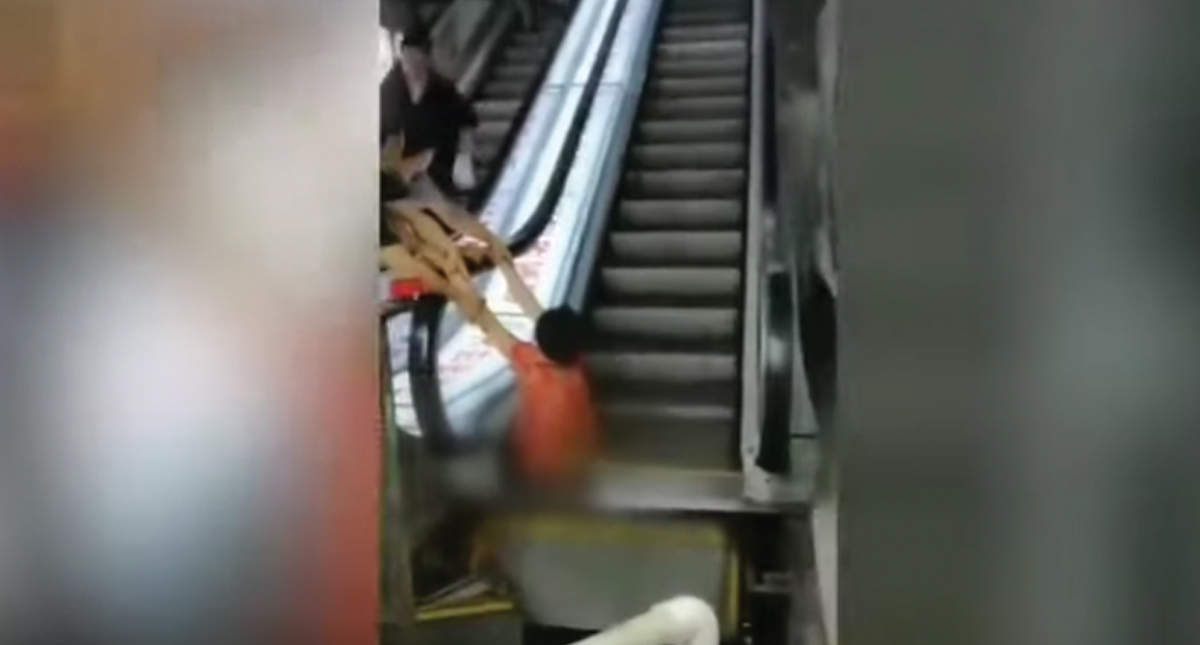 #Video Amputan pierna a mujer atrapada en escaleras eléctricas