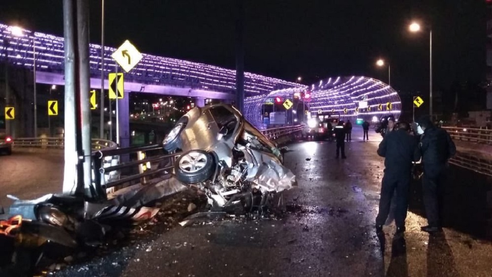 Muere joven al chocar en segundo piso del Periférico - choque-de-joven-sobre-el-segundo-piso-del-periferico