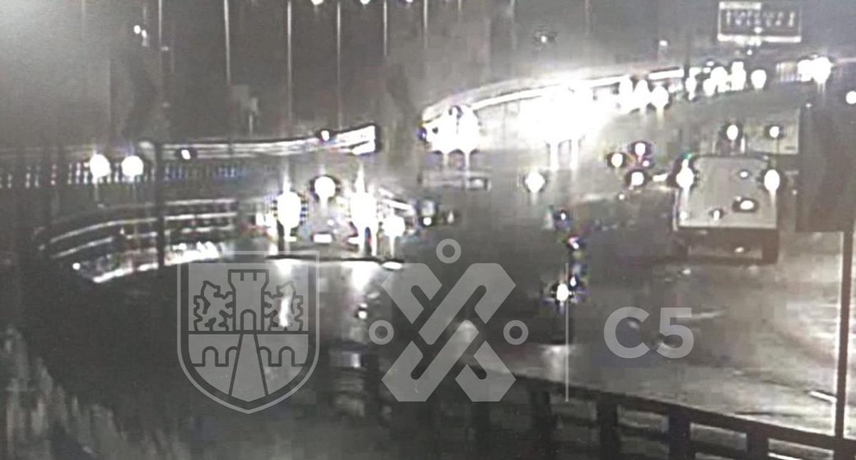 Choque en segundo piso del Periférico deja varios heridos