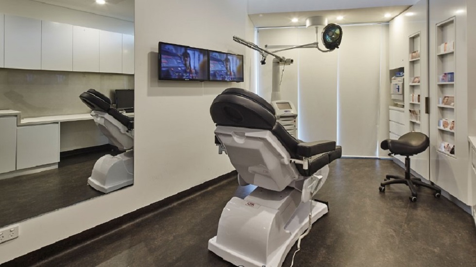 Mujer deberá indemnizar a cirujano con 5 mdp por mala opinión en Google - clinica-del-medico-cirujano