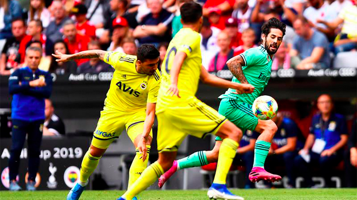 Real Madrid vence al Fenerbahçe en mal partido de Diego Reyes