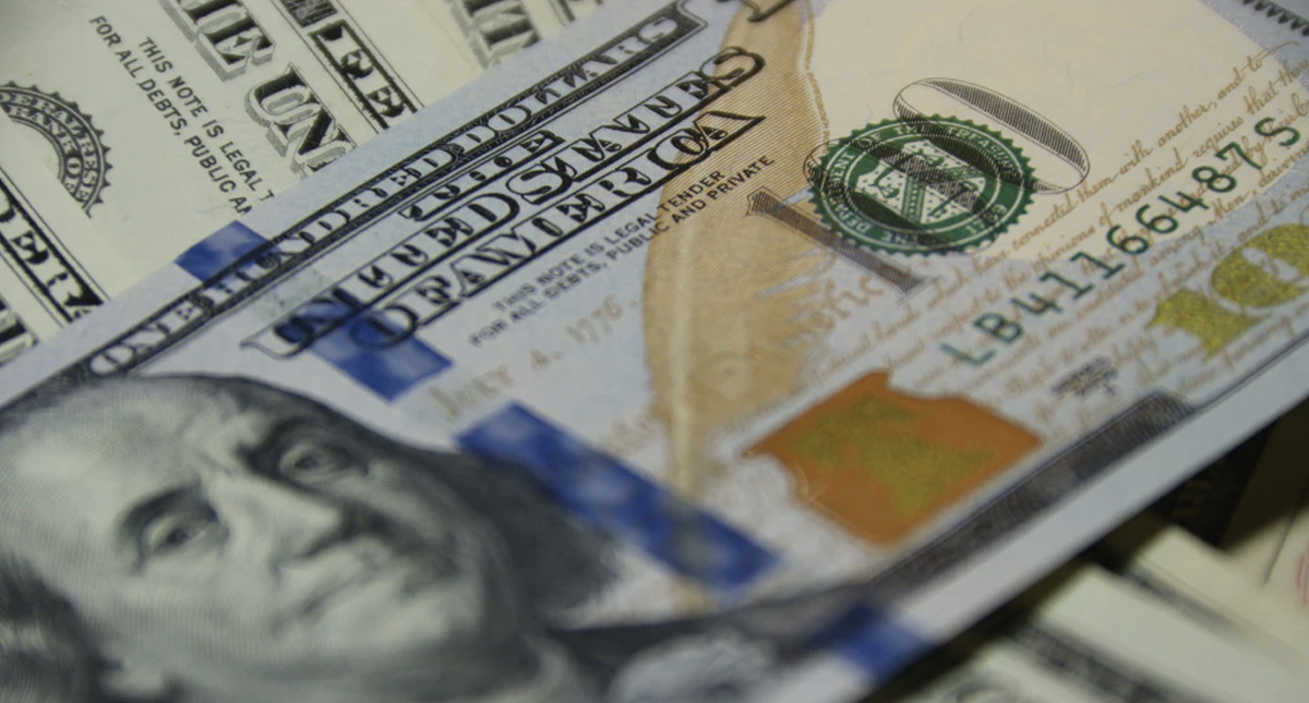 Acusan a exagente de la DEA de desviar dinero del narcotráfico a sus cuentas