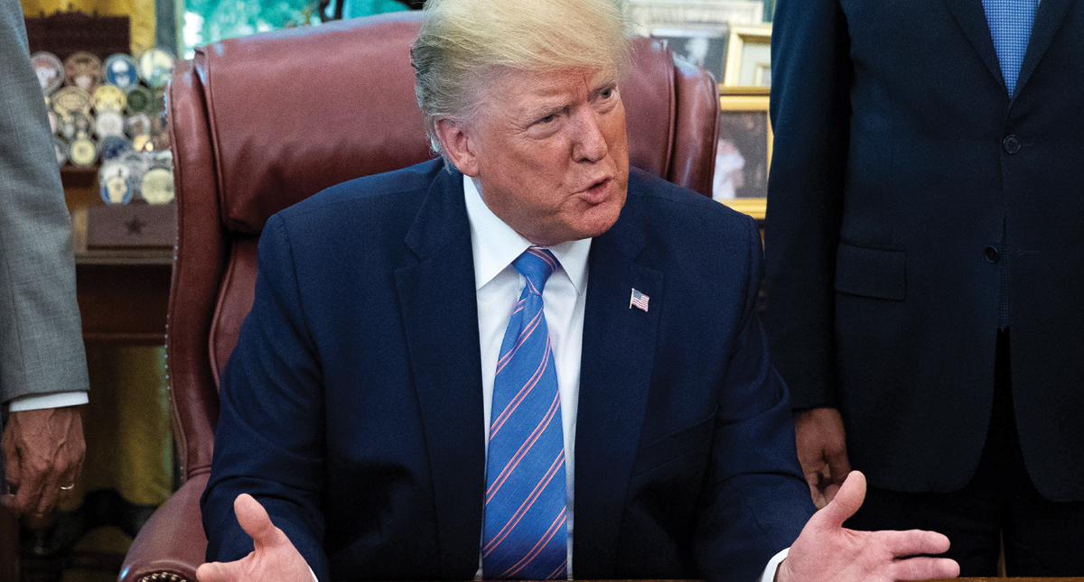 Trump asegura que Irán juega con fuego al violar pacto nuclear