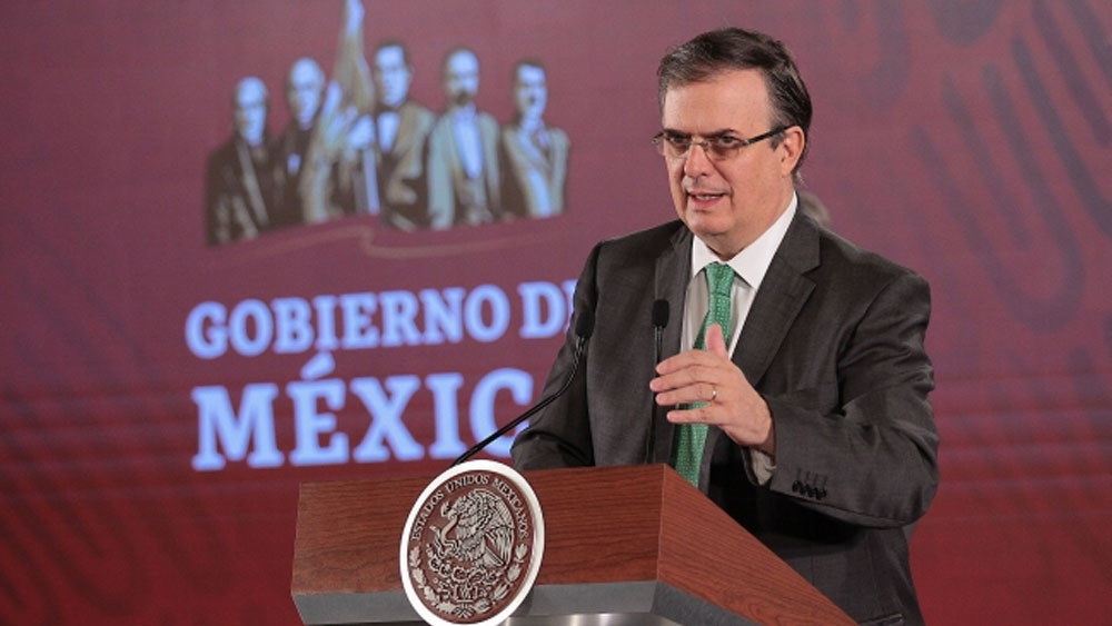 Sigue reduciéndose el flujo migratorio de México a EE.UU.: Ebrard