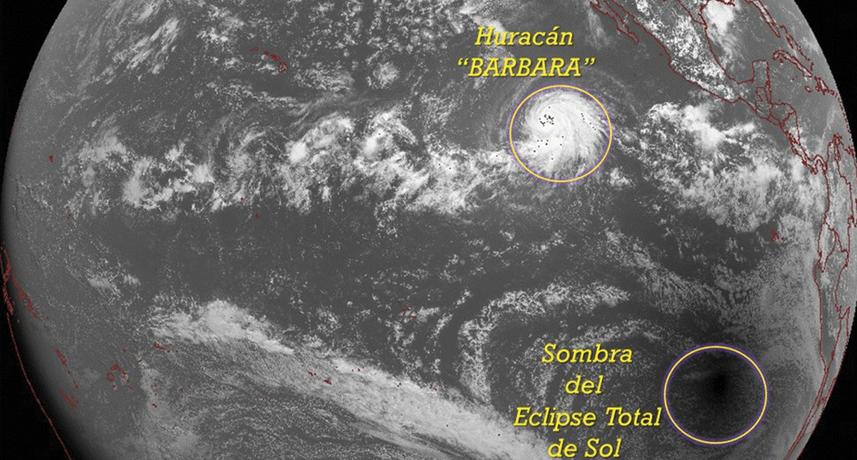 El huracán Bárbara y el eclipse total de Sol en una sola imagen